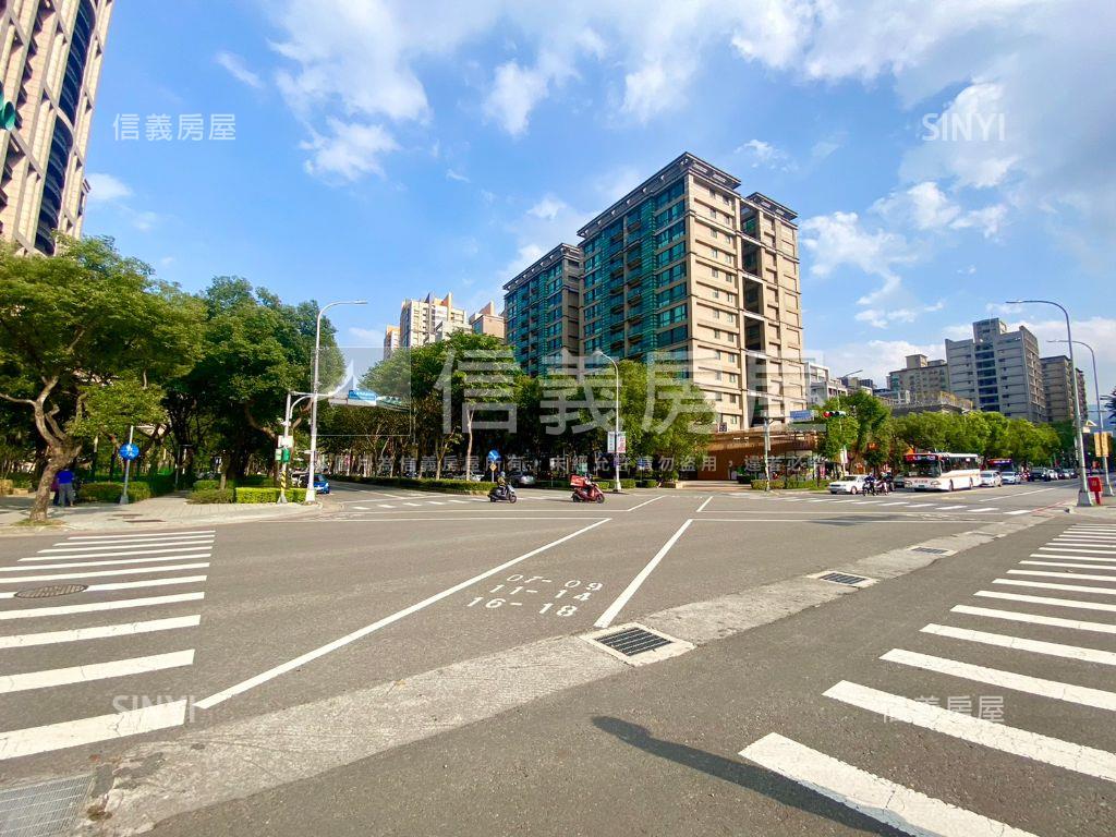 榮耀·輕奢美妝高樓面北大房屋室內格局與周邊環境