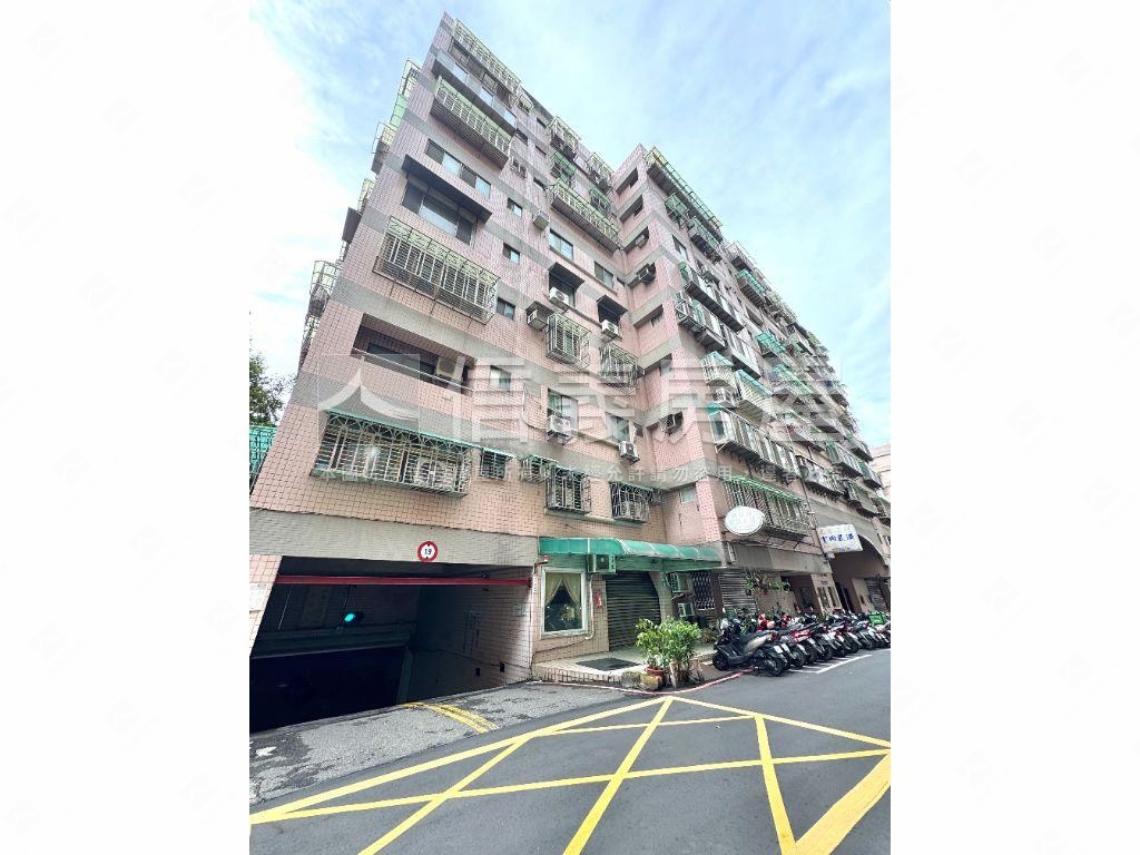 園圃社區。電梯三房車美屋房屋室內格局與周邊環境