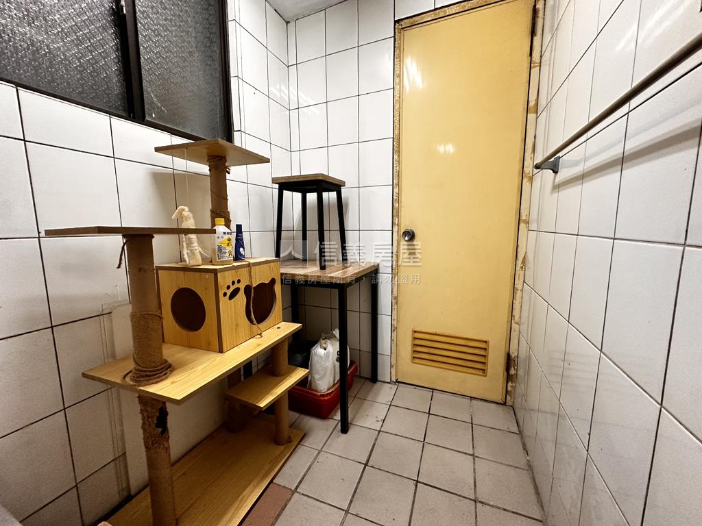 東門捷運★大邊間一樓房屋室內格局與周邊環境
