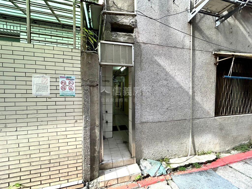 東門捷運★大邊間一樓房屋室內格局與周邊環境