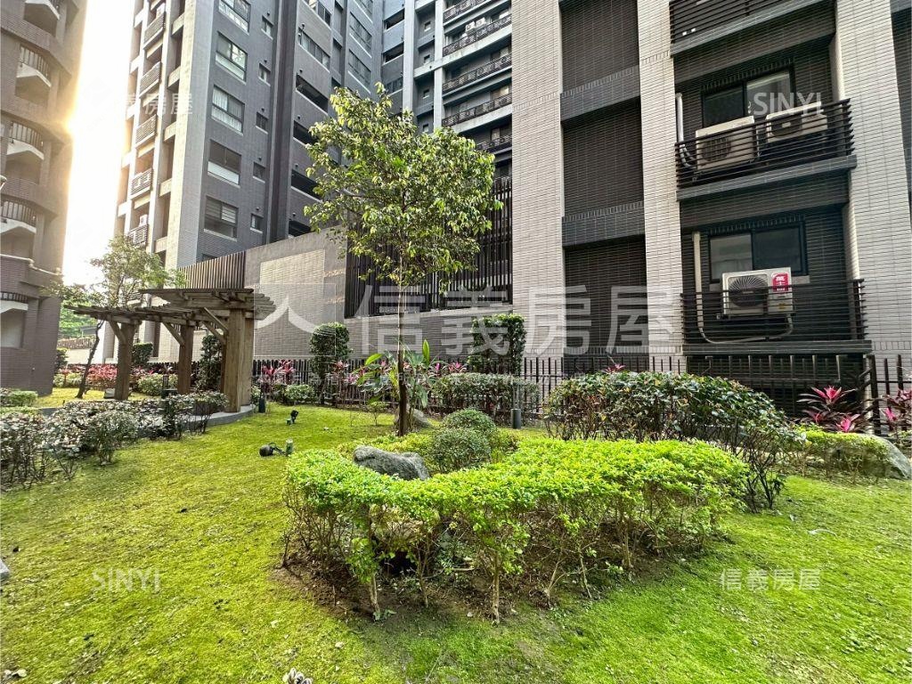 新米蘭樹梢景觀兩房車位房屋室內格局與周邊環境