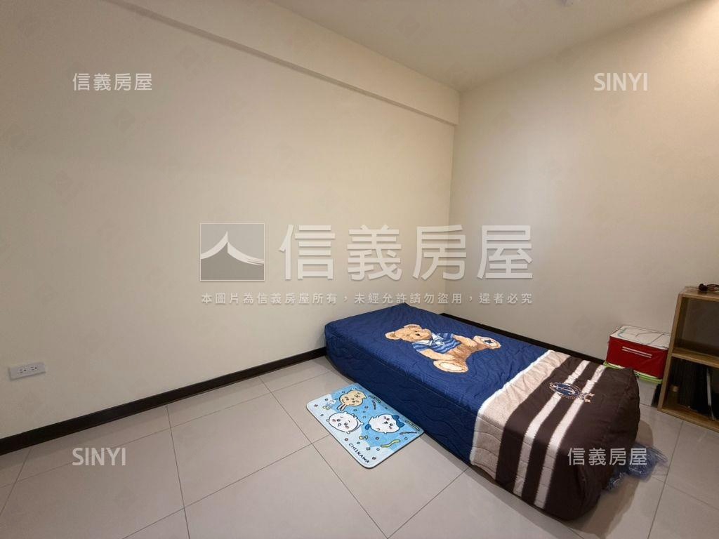 正東區綠意兩房兩衛平車房屋室內格局與周邊環境