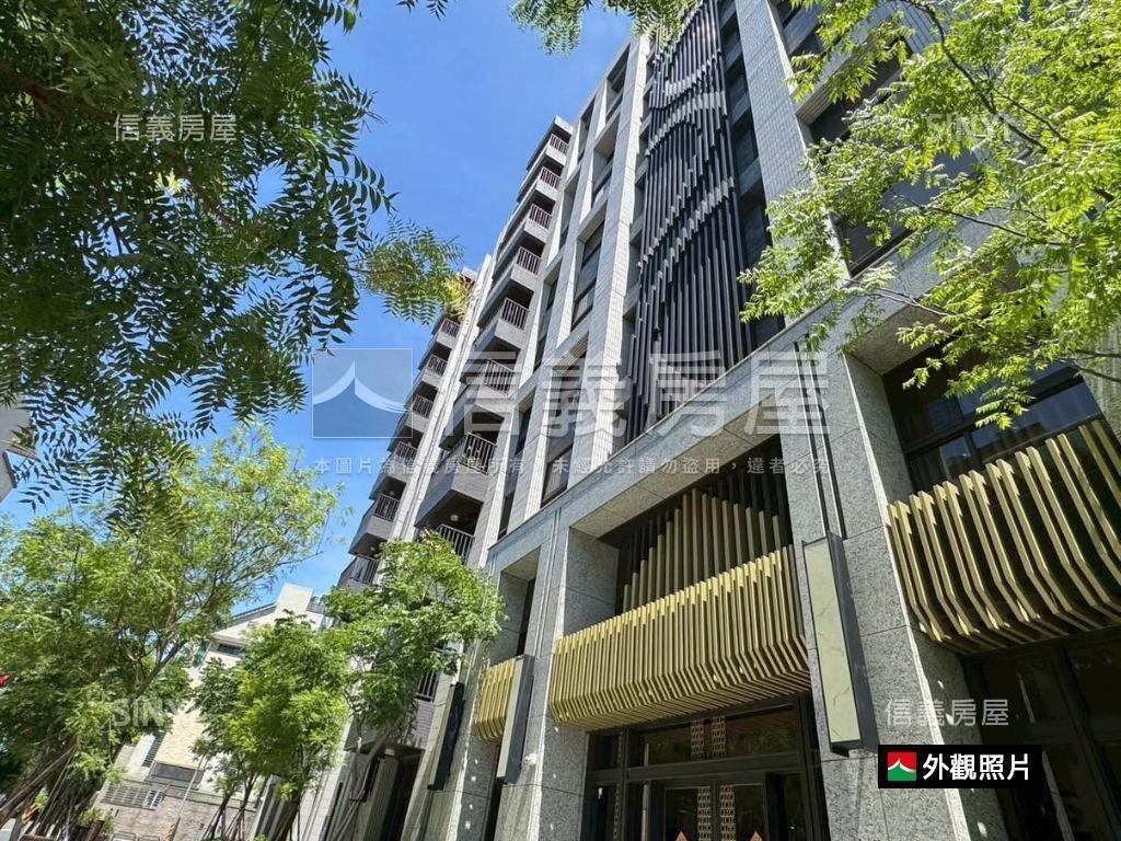 正東區綠意兩房兩衛平車房屋室內格局與周邊環境