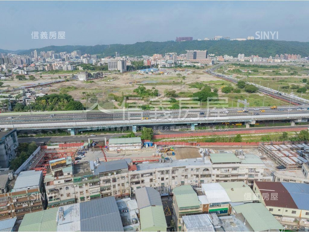 全坤峰碩稀有Ａ戶景觀２房房屋室內格局與周邊環境