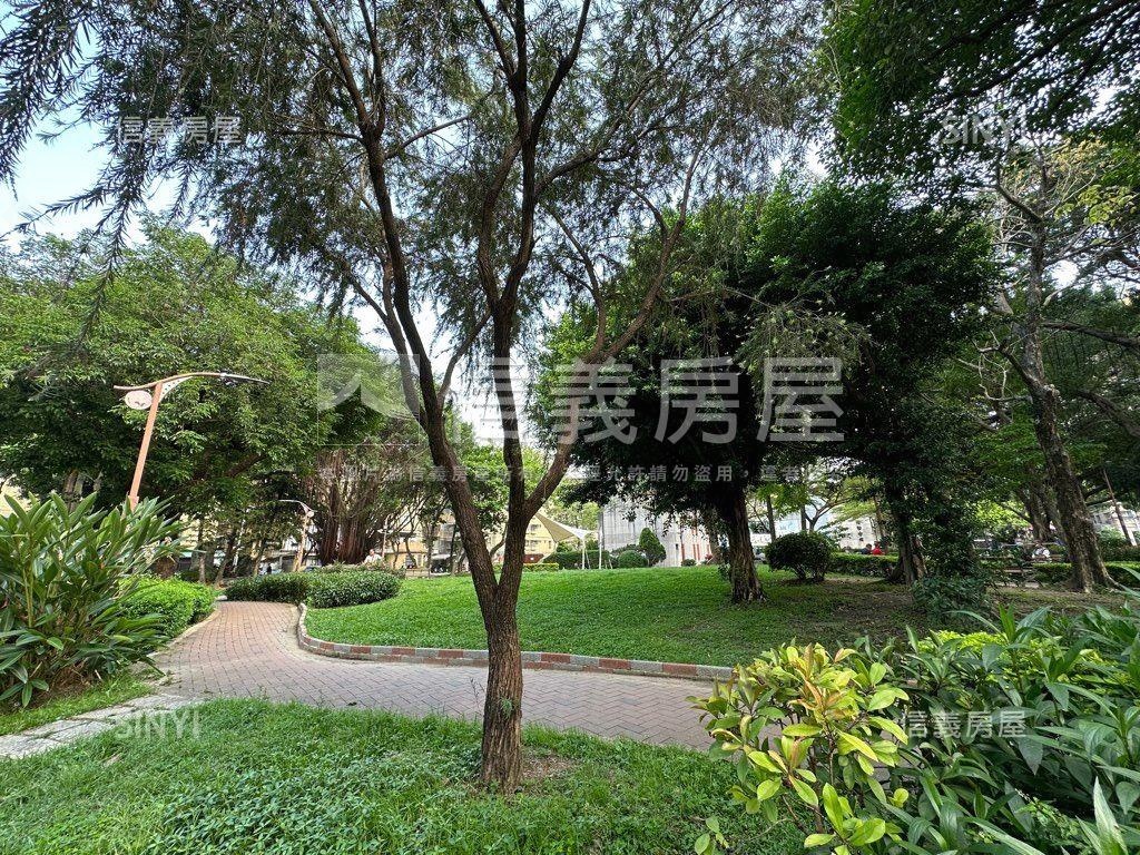 全坤峰碩稀有Ａ戶景觀２房房屋室內格局與周邊環境