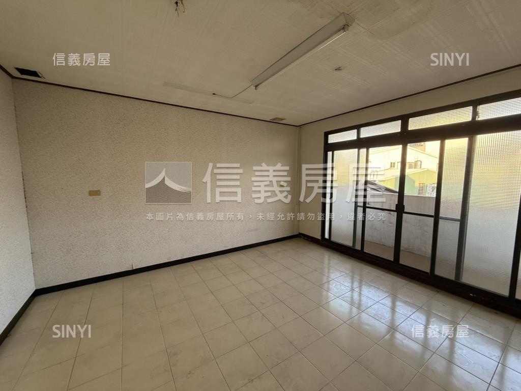 近臺灣大道邊間前院別墅房屋室內格局與周邊環境