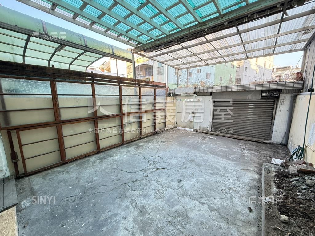 近臺灣大道邊間前院別墅房屋室內格局與周邊環境