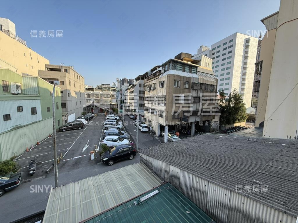 近臺灣大道邊間前院別墅房屋室內格局與周邊環境