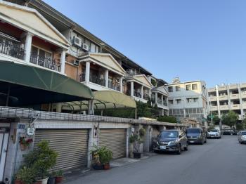 近臺灣大道邊間前院別墅