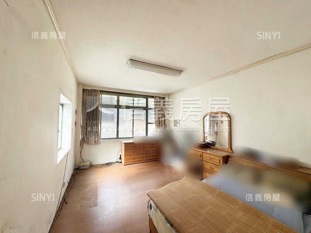 近火車站三塊厝大面寬透天房屋室內格局與周邊環境