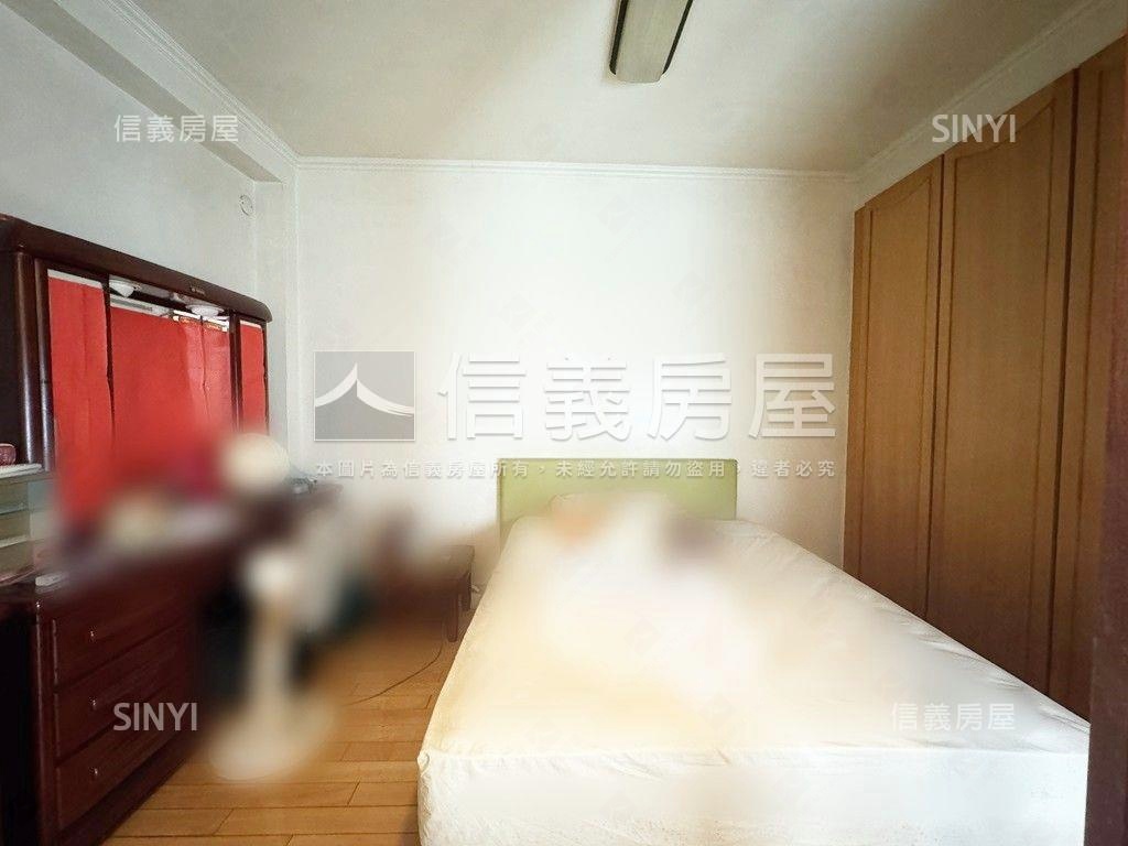 近火車站三塊厝大面寬透天房屋室內格局與周邊環境