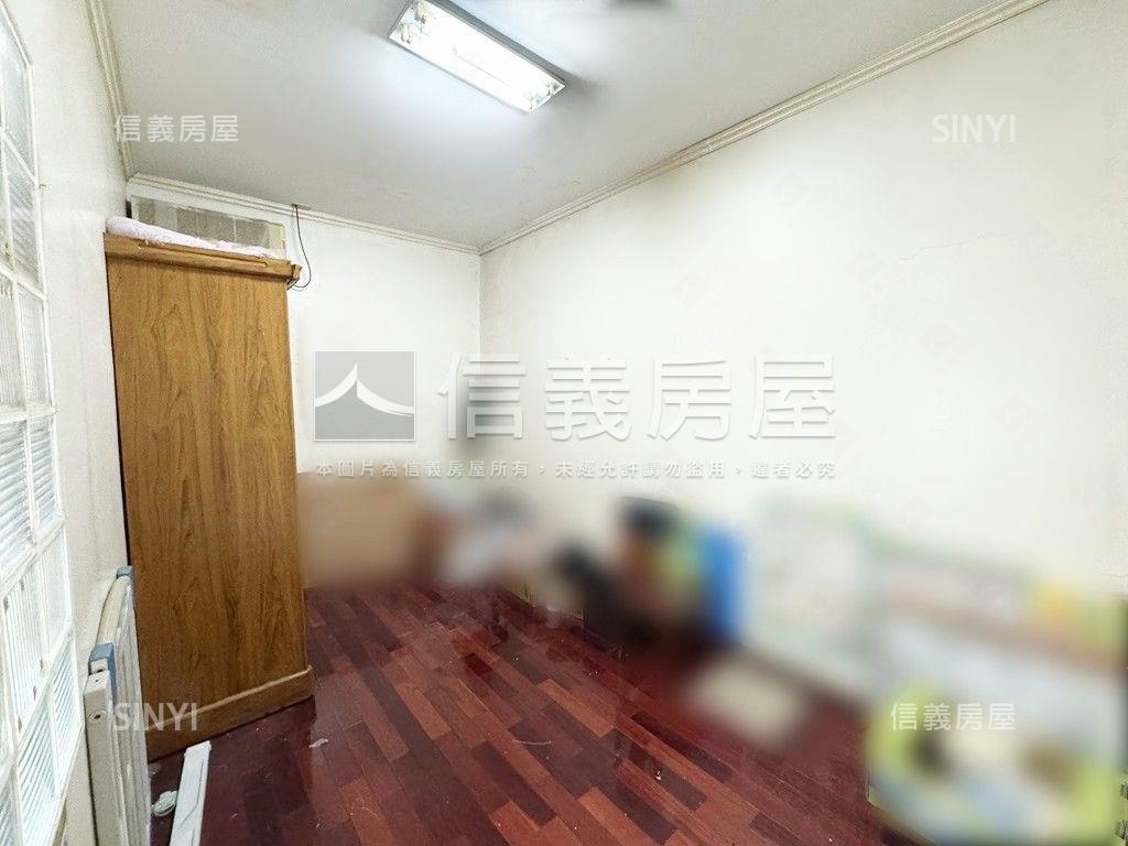 近火車站三塊厝大面寬透天房屋室內格局與周邊環境