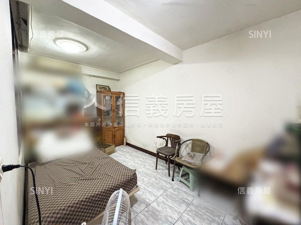 近火車站三塊厝大面寬透天房屋室內格局與周邊環境