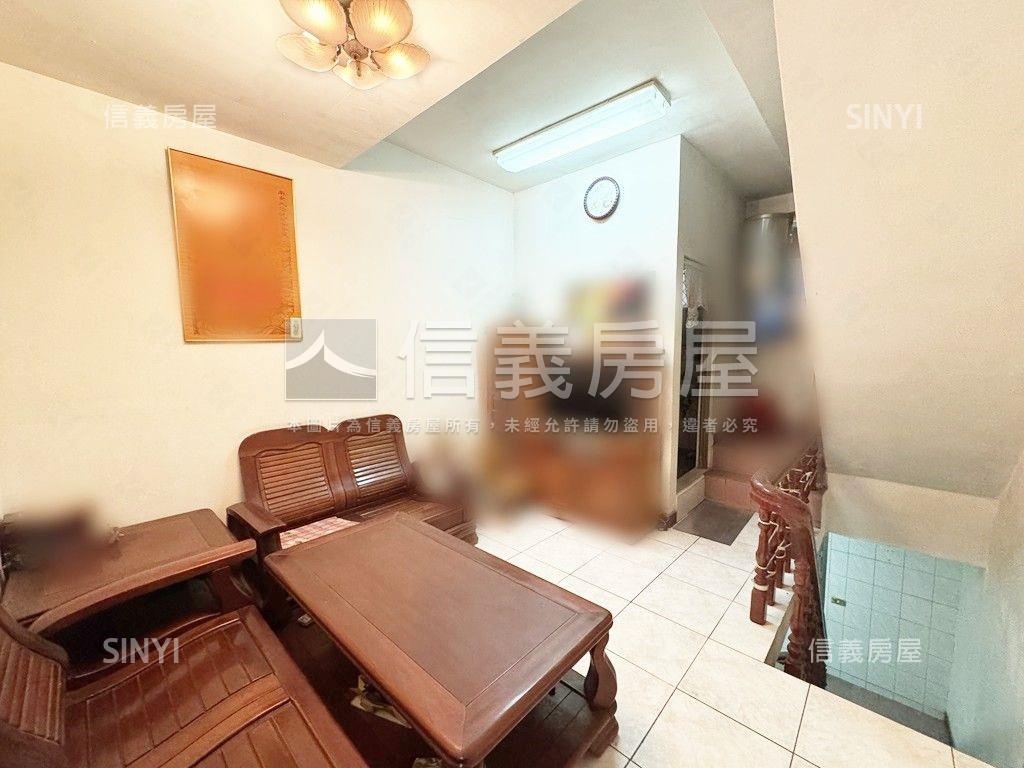 近火車站三塊厝大面寬透天房屋室內格局與周邊環境