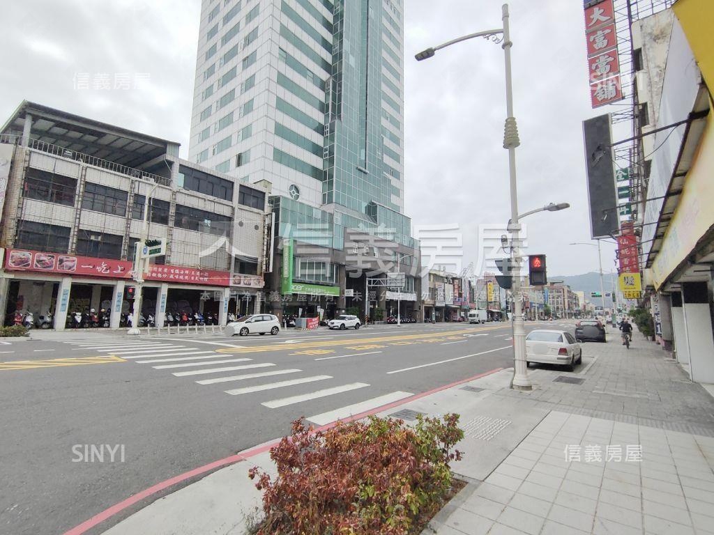 近火車站三塊厝大面寬透天房屋室內格局與周邊環境