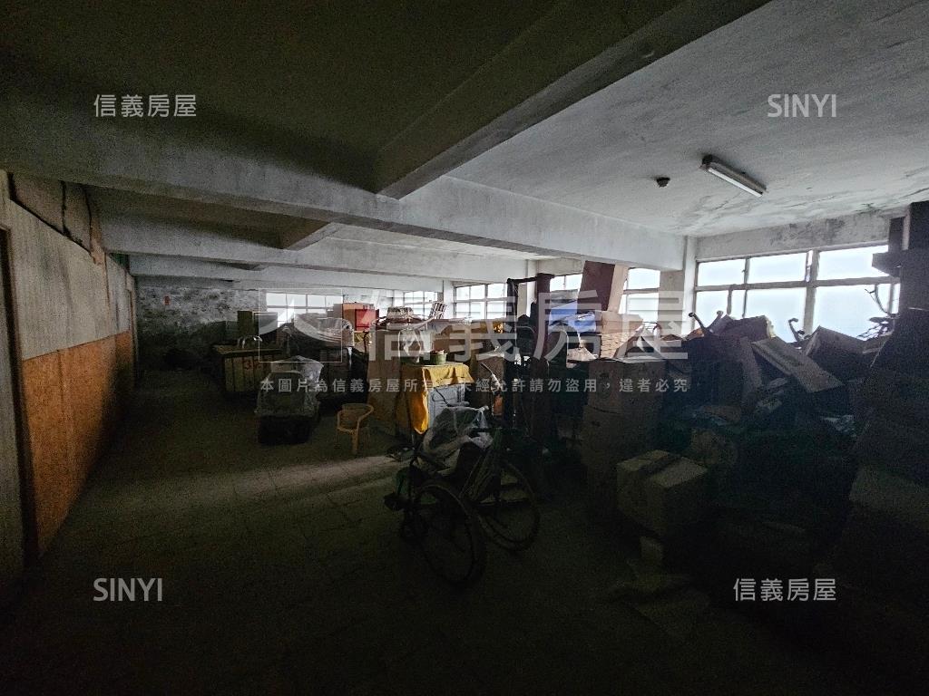 近土城交流道透天廠房房屋室內格局與周邊環境