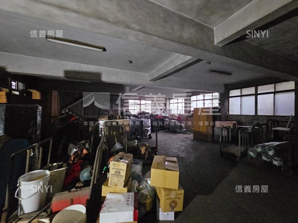 近土城交流道透天廠房房屋室內格局與周邊環境