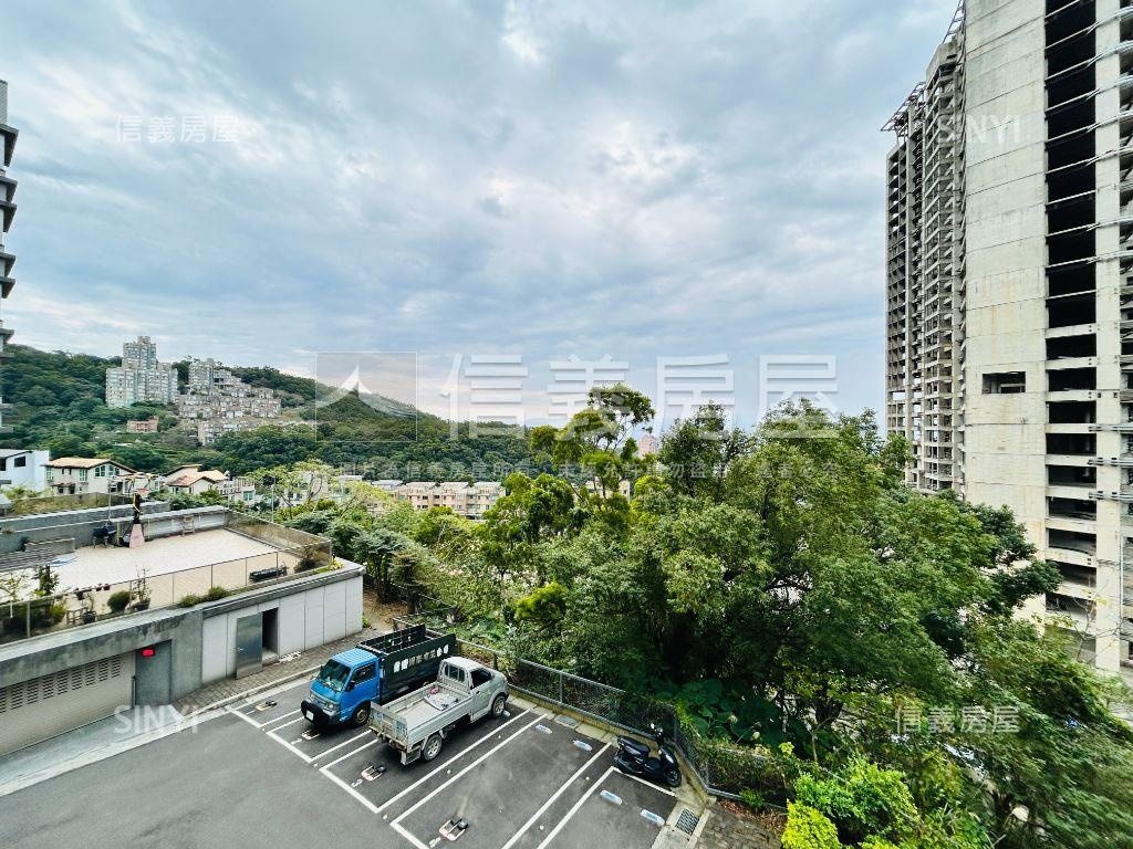 地主半山匯有屋況稀有釋出房屋室內格局與周邊環境