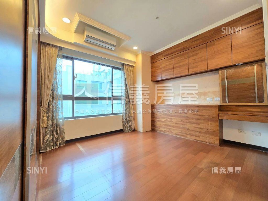 近藝文和中路品藏三房車位房屋室內格局與周邊環境