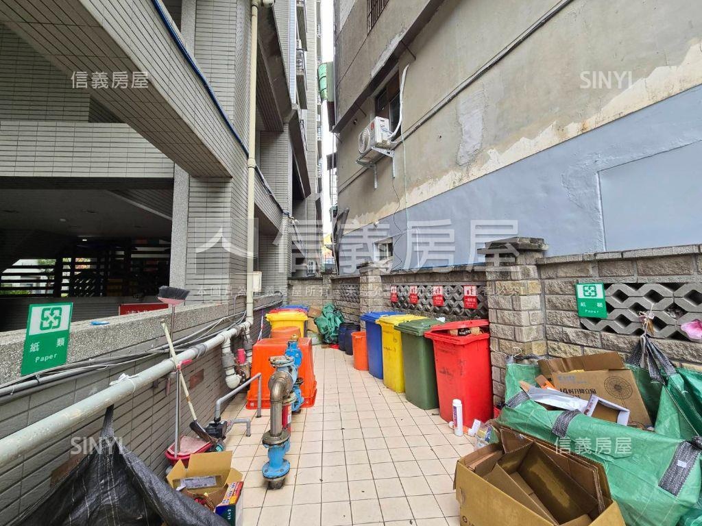 近藝文和中路品藏三房車位房屋室內格局與周邊環境