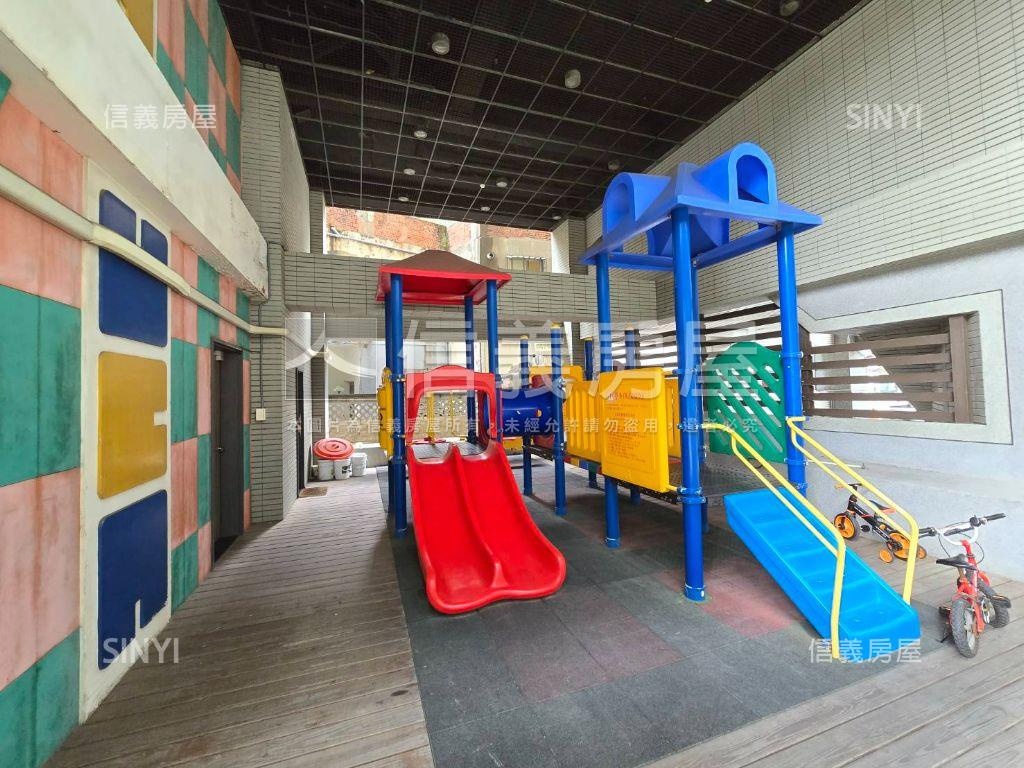 近藝文和中路品藏三房車位房屋室內格局與周邊環境