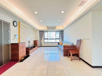 近中路和藝文品藏三房車位