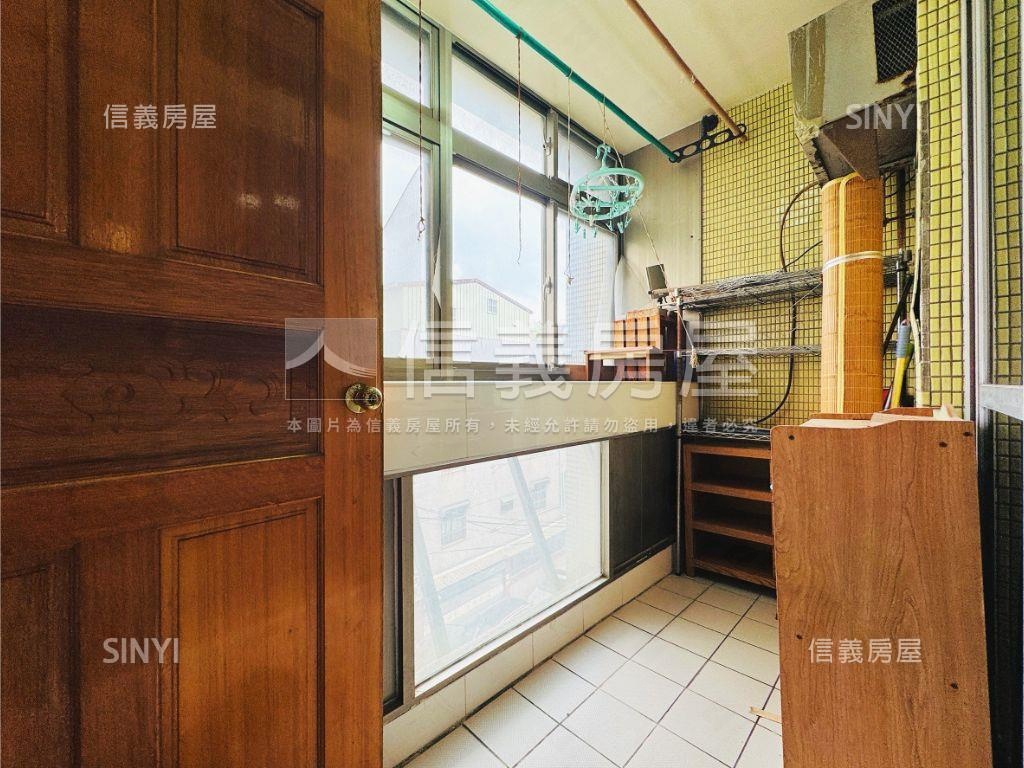 近帶狀公園低總價大空間房屋室內格局與周邊環境