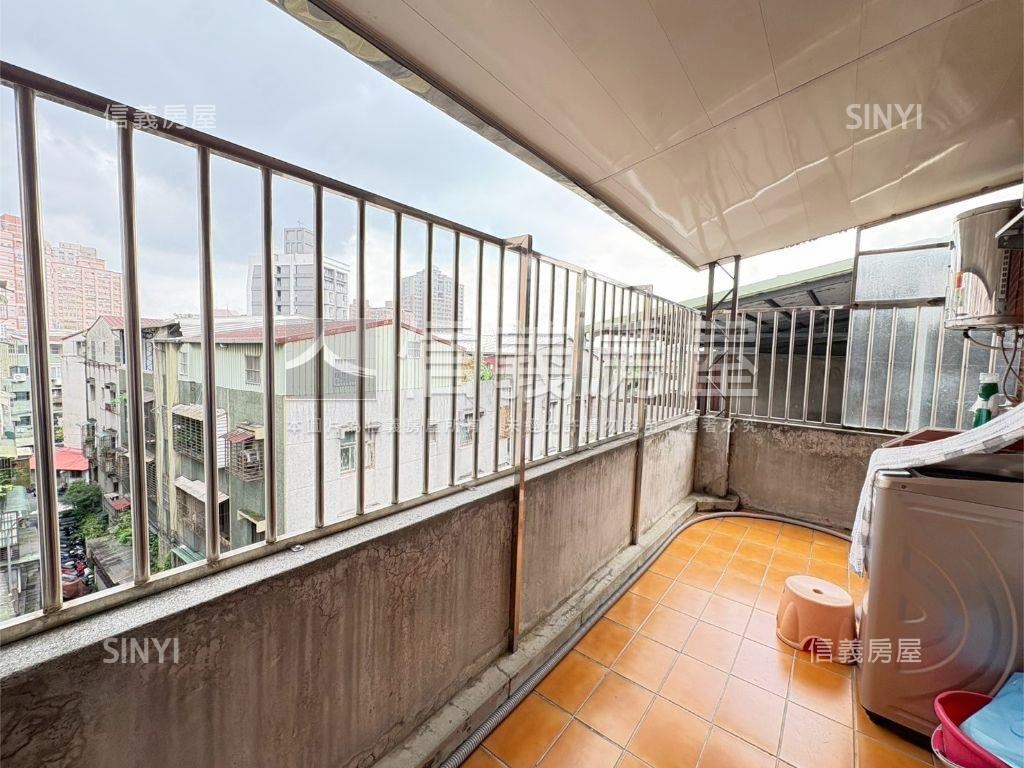 近帶狀公園低總價大空間房屋室內格局與周邊環境