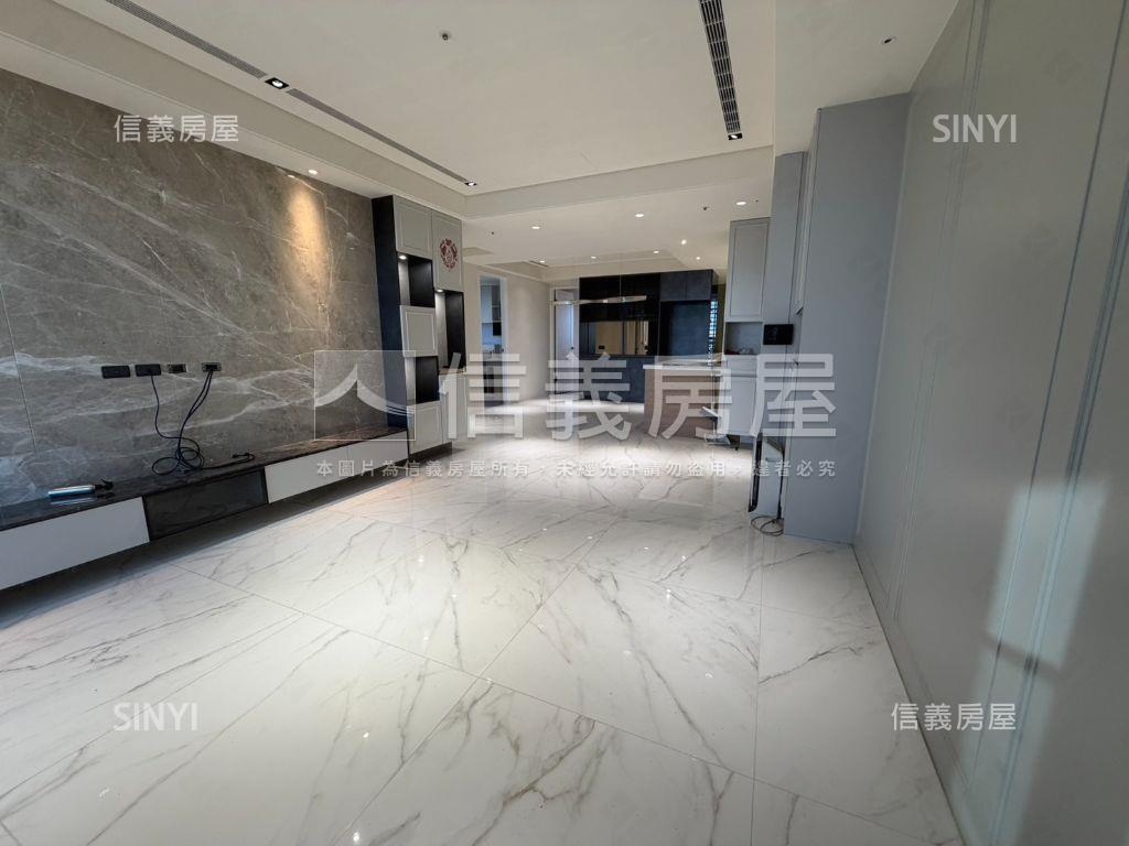 稀有！舜元知茵四房雙平車房屋室內格局與周邊環境