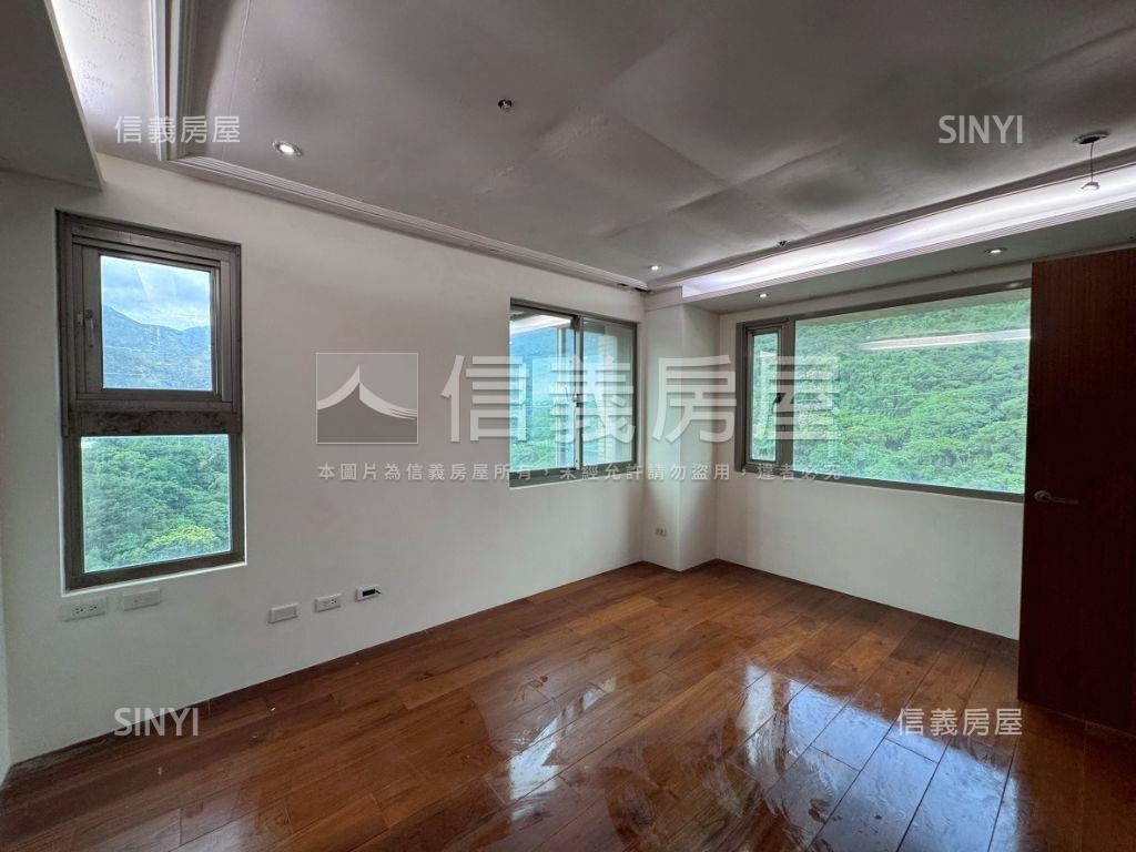 冠德美麗磺溪雙層四房豪宅房屋室內格局與周邊環境