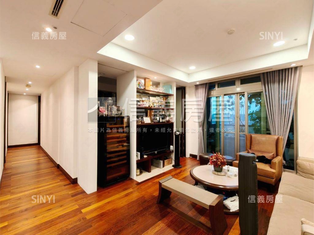 世界山莊Ｆ棟景觀四房車位房屋室內格局與周邊環境