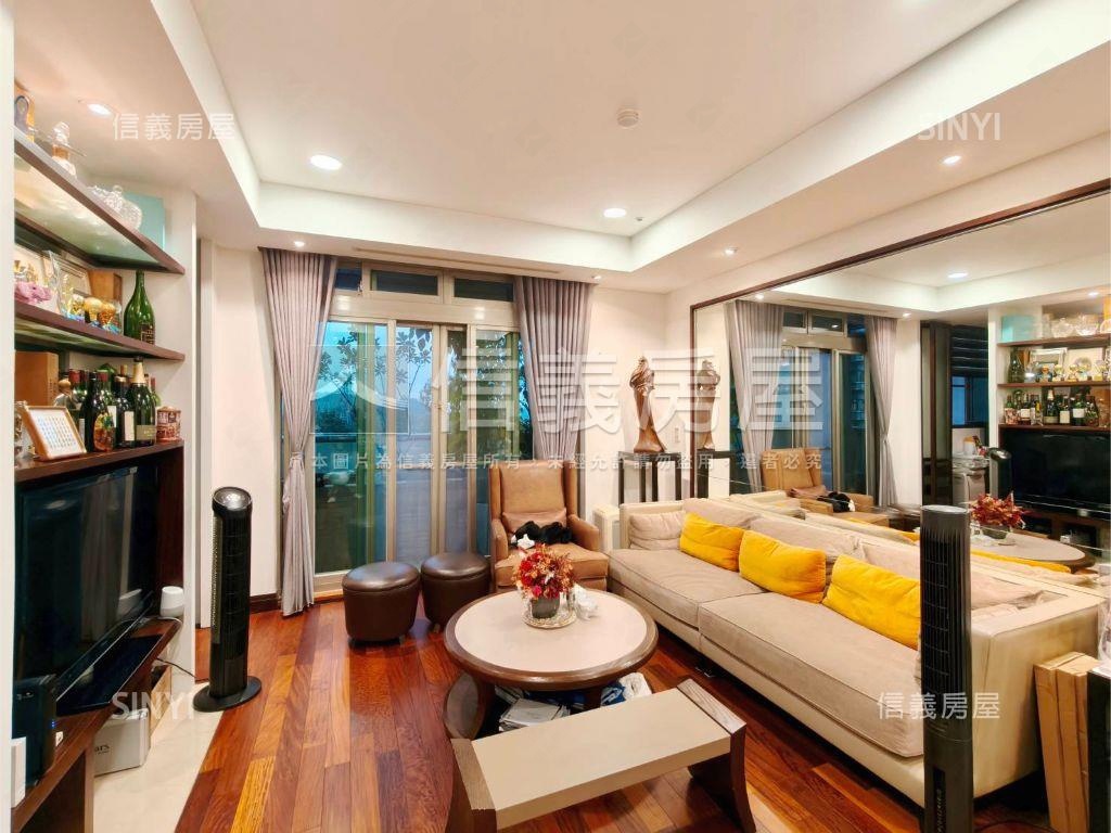 世界山莊Ｆ棟景觀四房車位房屋室內格局與周邊環境