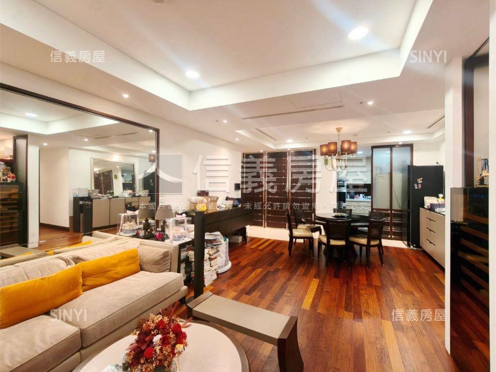 世界山莊Ｆ棟景觀四房車位房屋室內格局與周邊環境