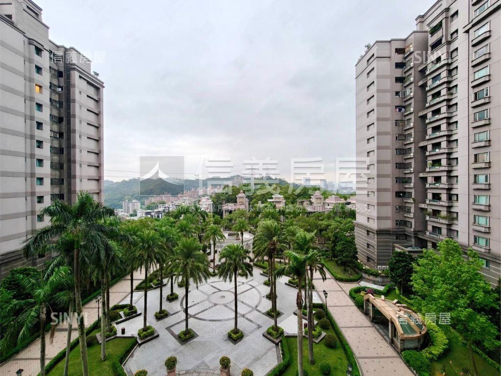 世界山莊Ｆ棟景觀四房車位房屋室內格局與周邊環境