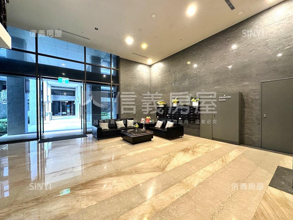 家樂福商圈首購精美兩房房屋室內格局與周邊環境