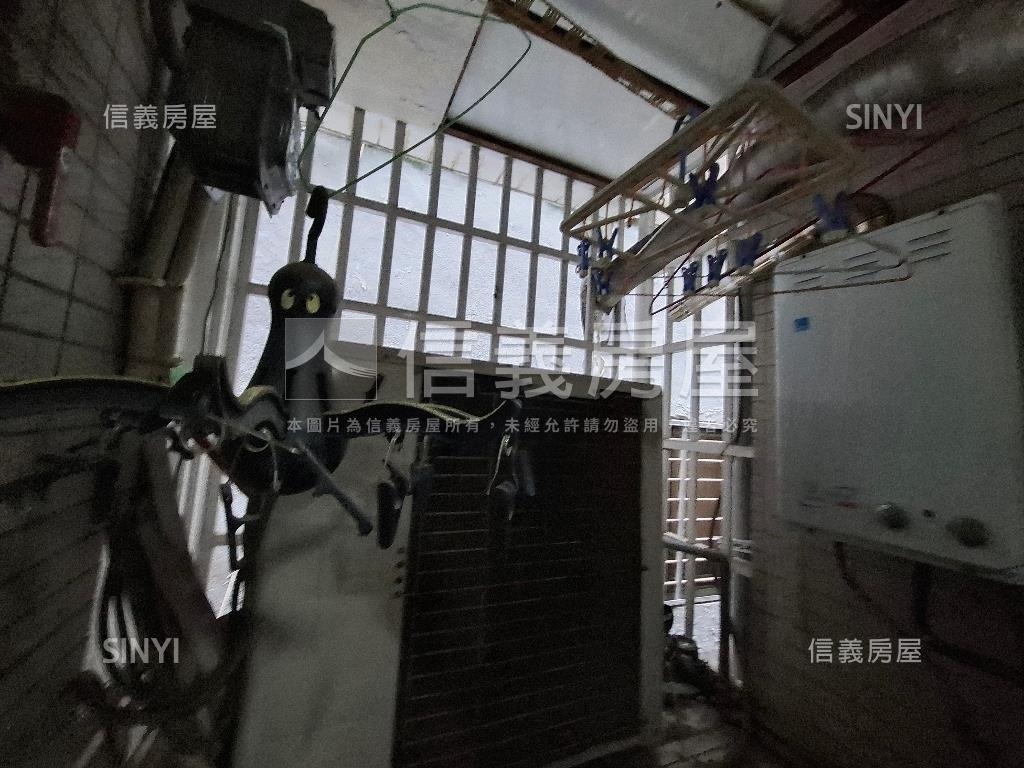 忠孝新生捷運北科３房２衛房屋室內格局與周邊環境