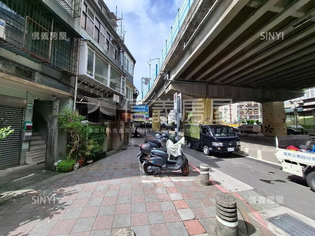 忠孝新生捷運北科３房２衛房屋室內格局與周邊環境