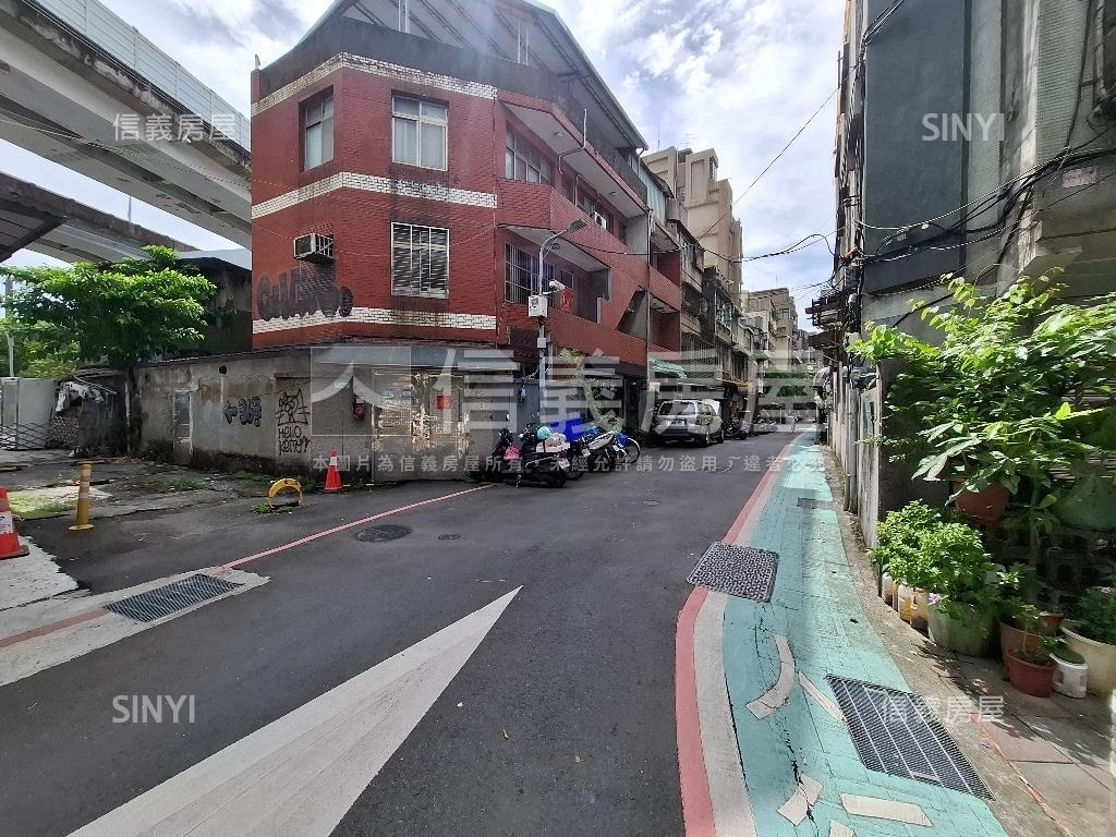 忠孝新生捷運北科３房２衛房屋室內格局與周邊環境