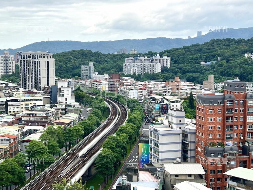 高樓遠景愛登堡房屋室內格局與周邊環境