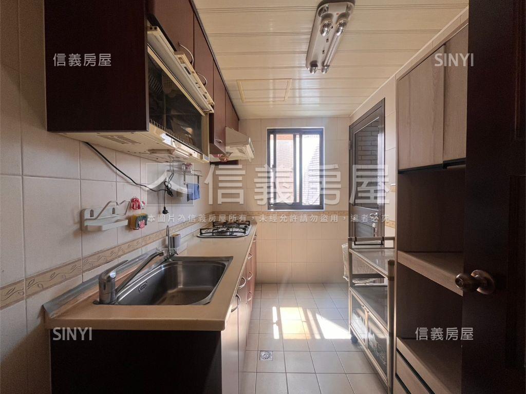 榮富歐洲肆房豪邸房屋室內格局與周邊環境
