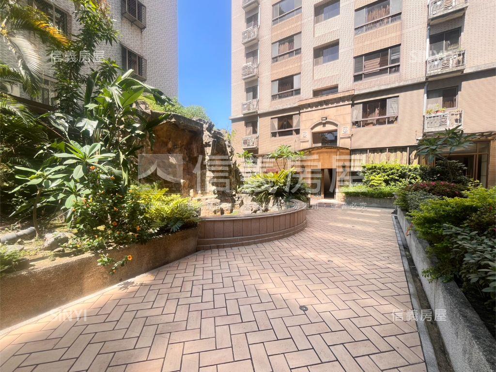 榮富歐洲肆房豪邸房屋室內格局與周邊環境
