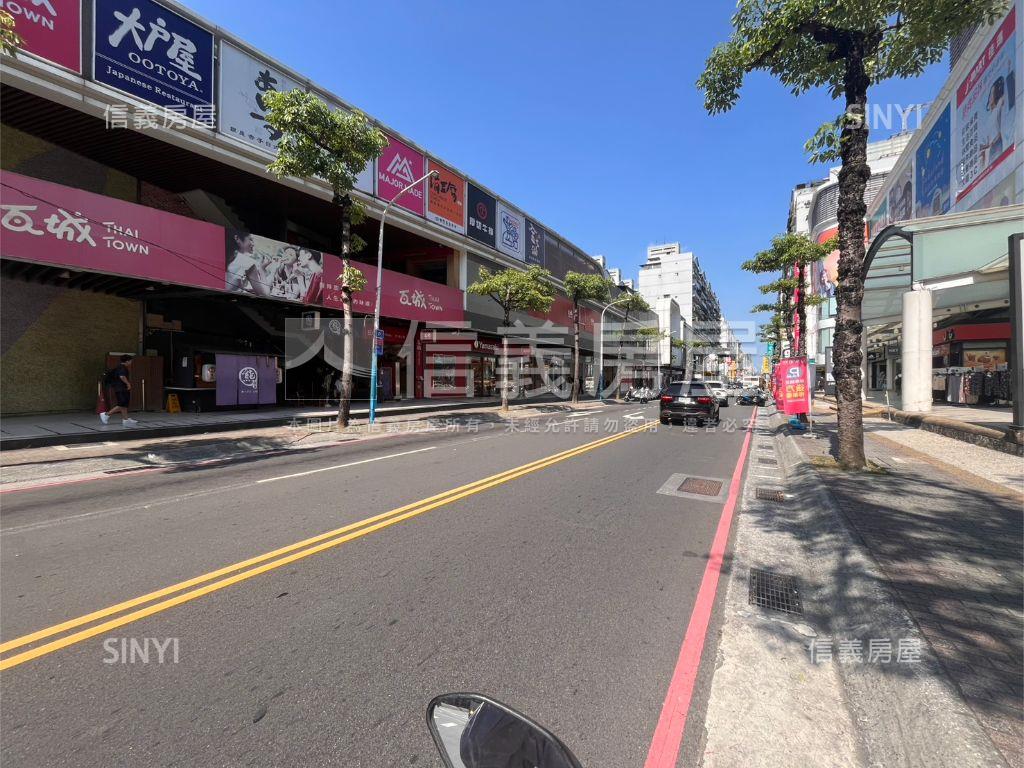 榮富歐洲肆房豪邸房屋室內格局與周邊環境
