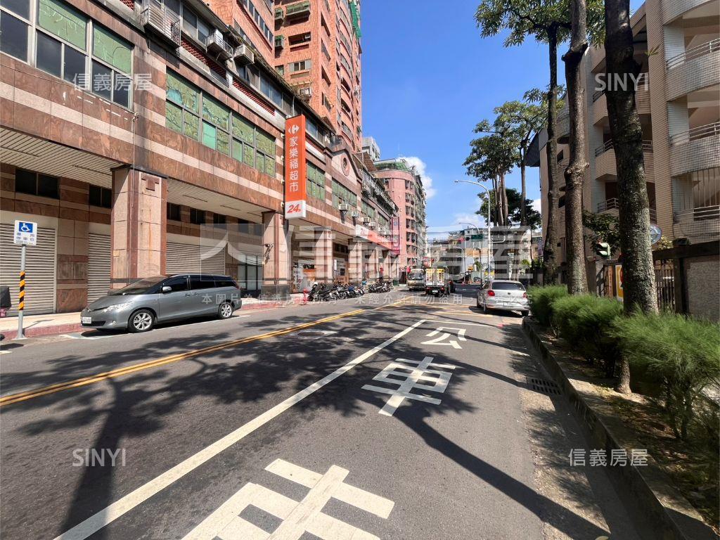 榮富歐洲肆房豪邸房屋室內格局與周邊環境