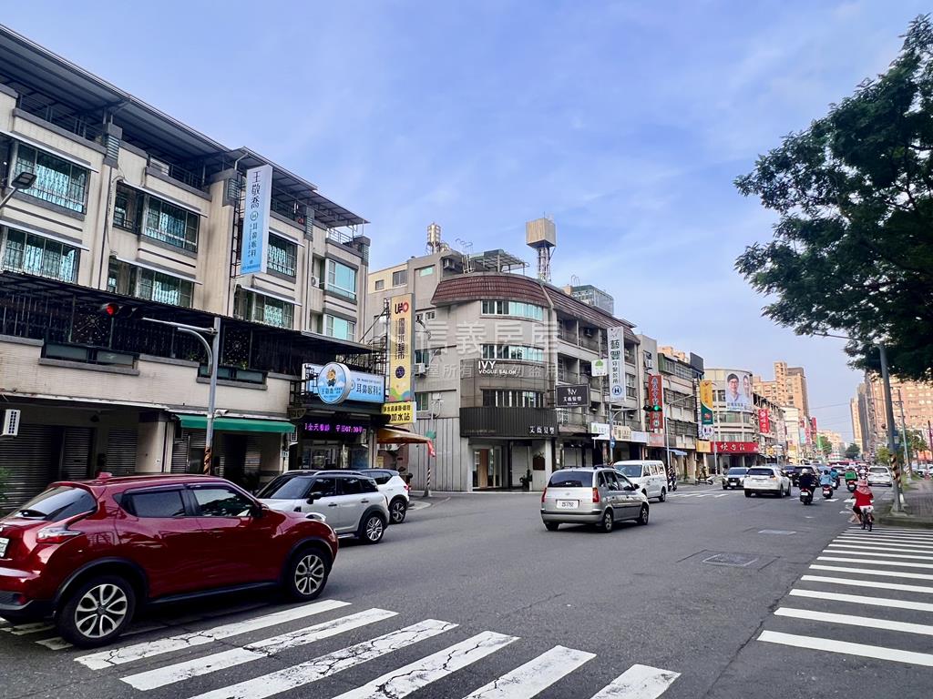 孟子近自由市場透天金店面房屋室內格局與周邊環境