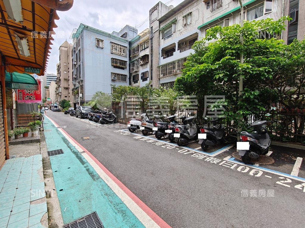 店長推薦坡道平面車位好停房屋室內格局與周邊環境