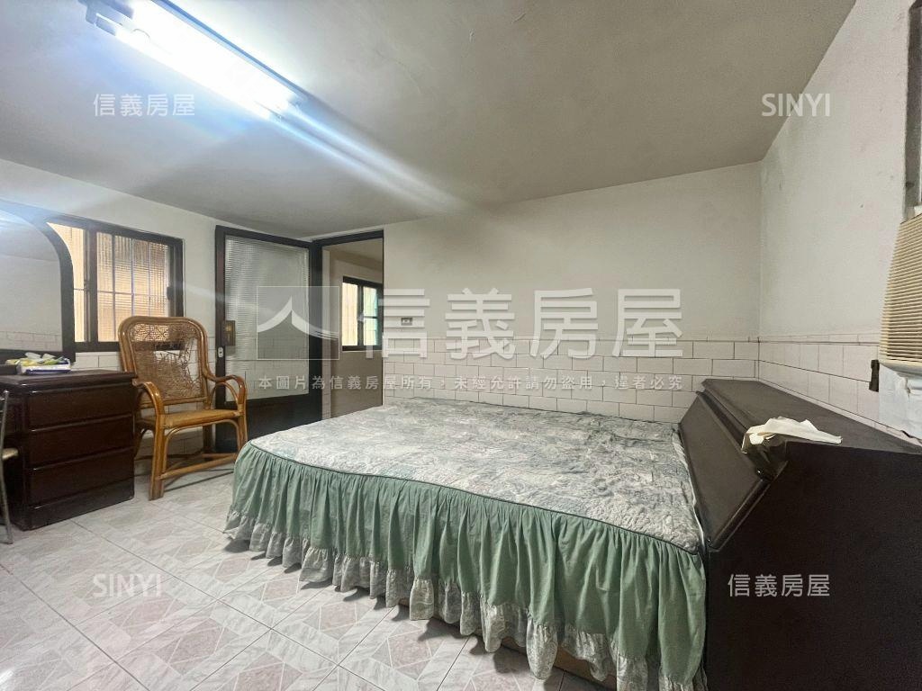近輕軌三面採光大地坪透天房屋室內格局與周邊環境