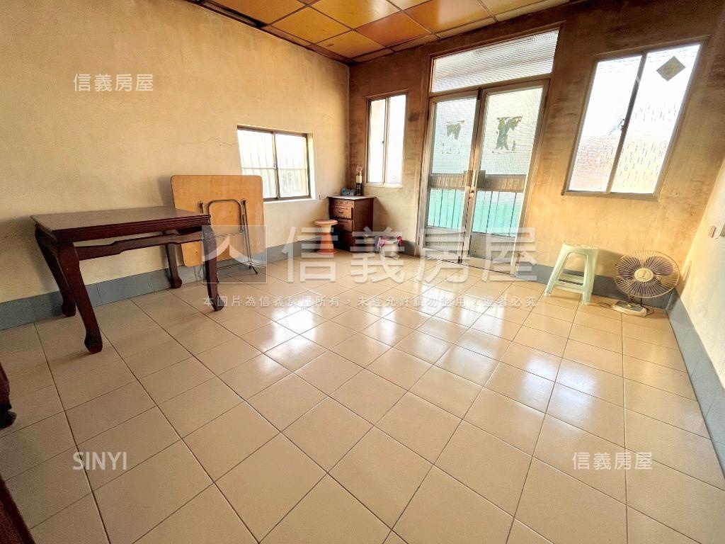 近輕軌三面採光大地坪透天房屋室內格局與周邊環境