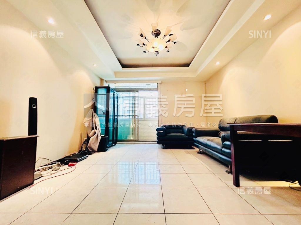 東區仁東街｜稀有燙金店住房屋室內格局與周邊環境