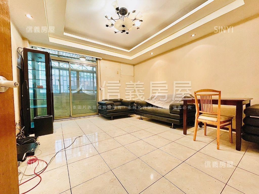 東區仁東街｜稀有燙金店住房屋室內格局與周邊環境