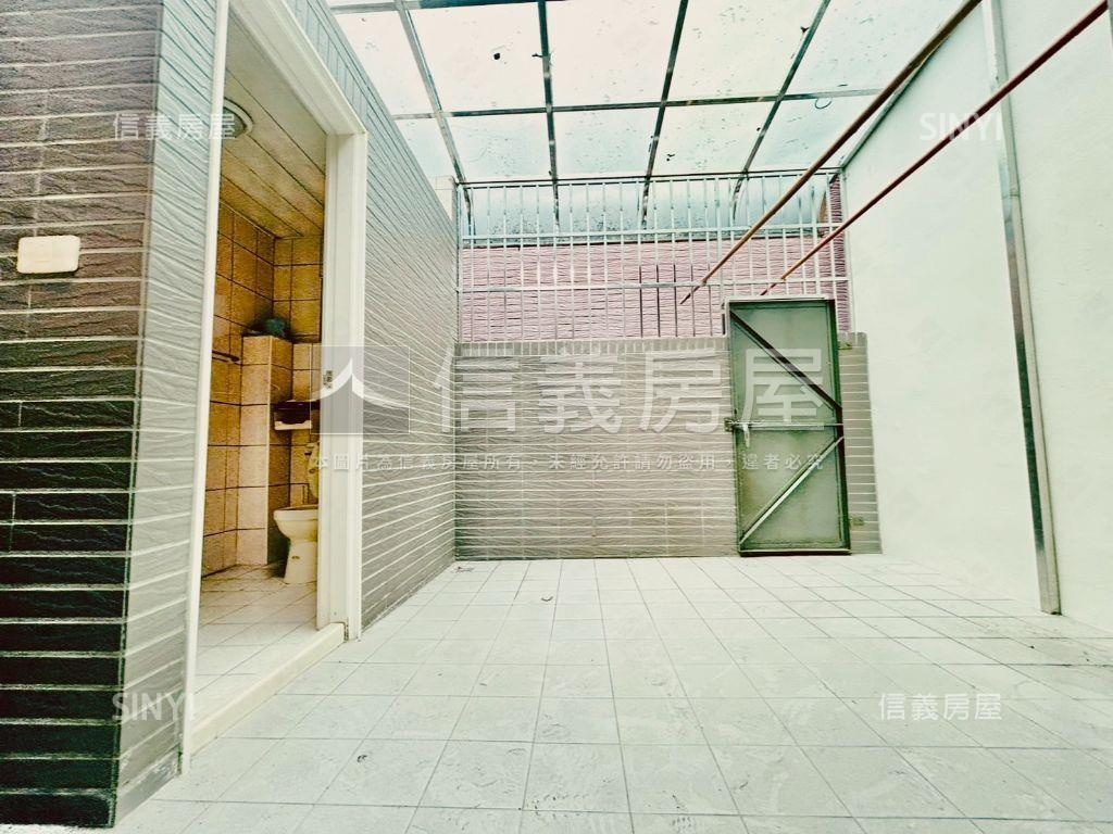 東區仁東街｜稀有燙金店住房屋室內格局與周邊環境